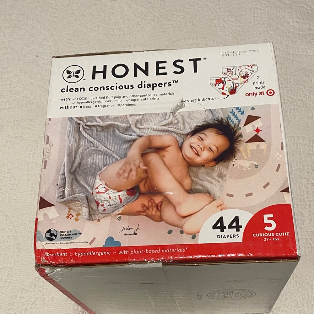 The Honest Company Clean Conscious Diapers - Red and White